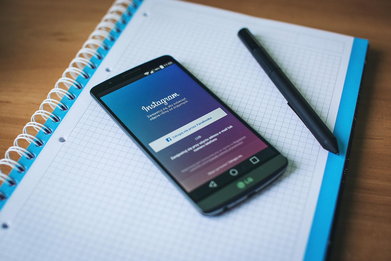 Слежка за активностью в Instagram: Веб-сервис и Telegram-бот для мониторинга социальных сетей